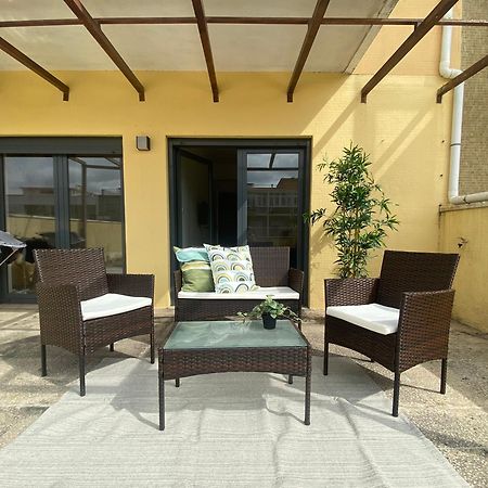 Bedrooms In Modern Guest House Almada Exterior photo
