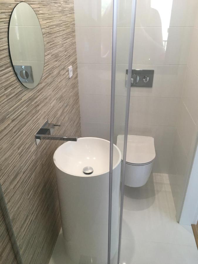 Bedrooms In Modern Guest House Almada Exterior photo