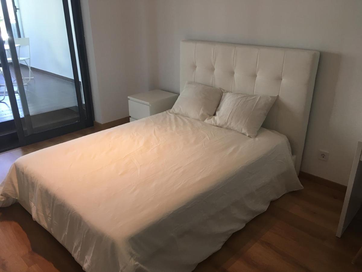 Bedrooms In Modern Guest House Almada Exterior photo