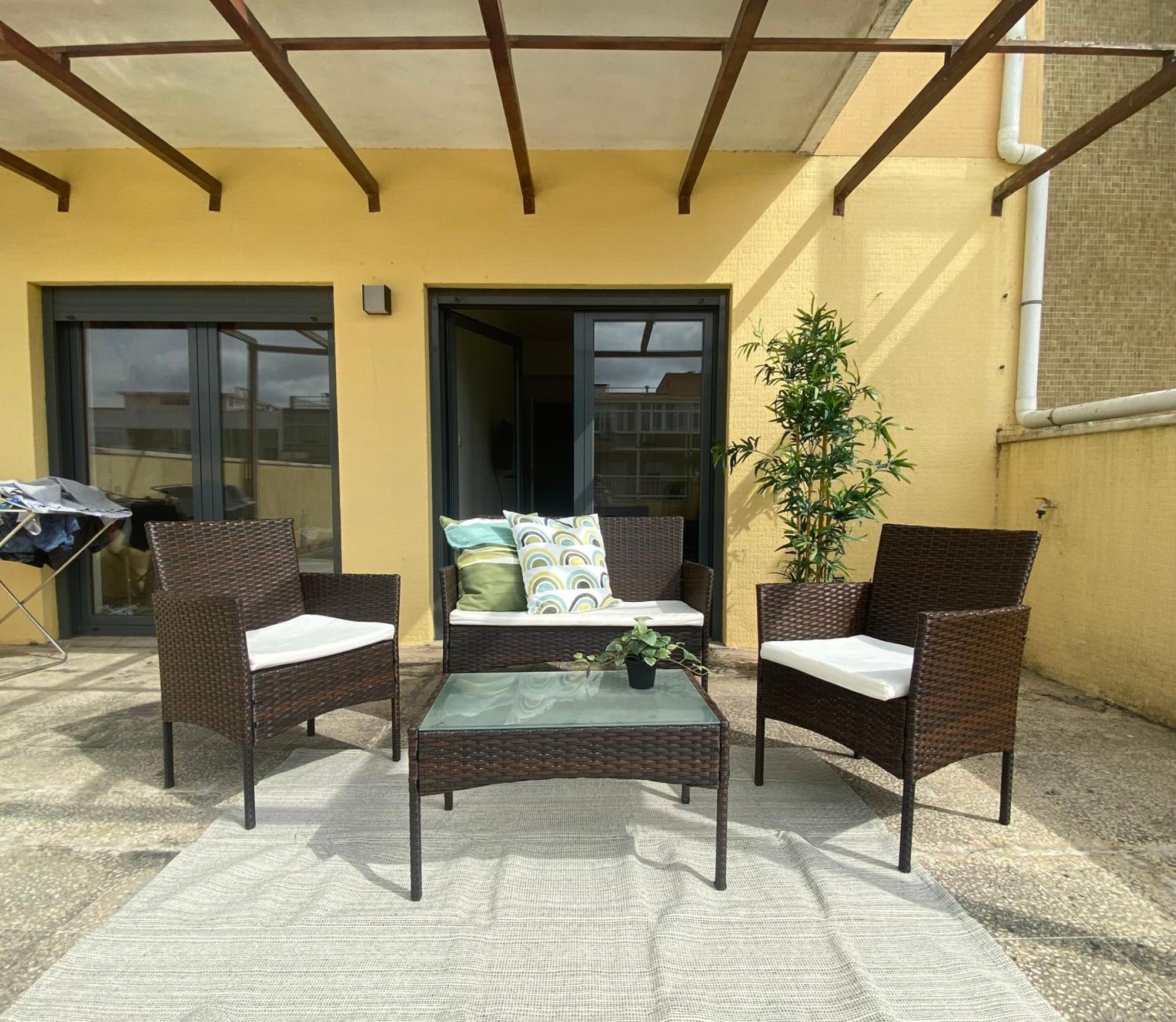 Bedrooms In Modern Guest House Almada Exterior photo